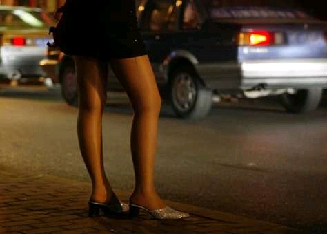 KENYA: Sex workers providing mobile wifely services