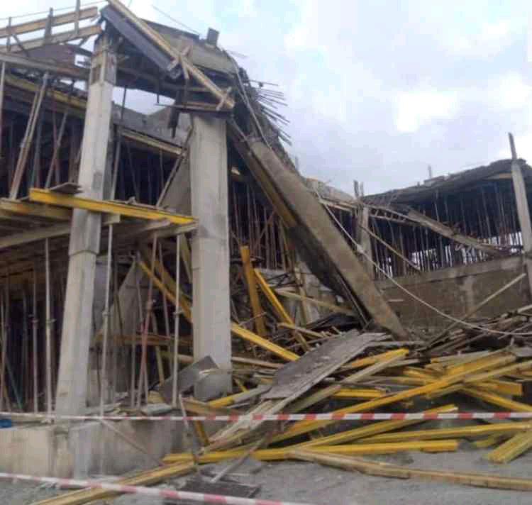 <em>NIGERIA: Multi-Billion Naira Hotel Building Collapses in Asaba</em>