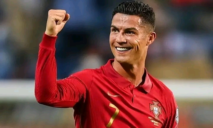 INTERNATIONAL: Slovenian Hotel auctions Cristiano Ronaldo’s bed