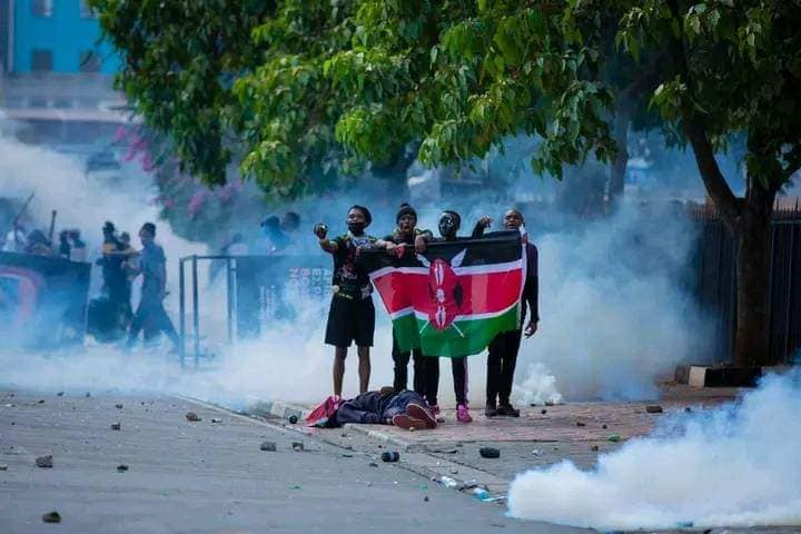 Police Use Tear Gas on Protesters Demanding Kenyan President Ruto’s Resignation