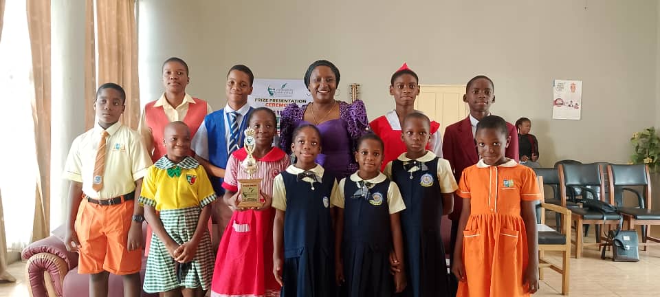 Educationist urges students to reduce TV, phone time, focus on reading, creative writing